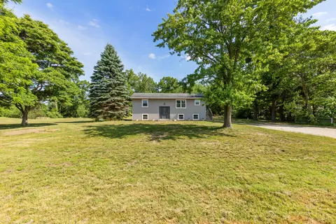 13687 New Holland St, Holland, MI 49424