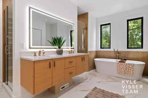Bath - 8151 28th St SE, Ada, MI 49301 photo 4 of 8