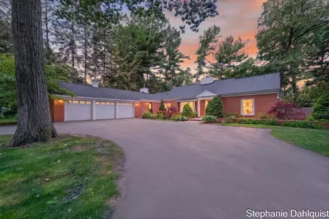 480 E Circle Dr, North Muskegon, MI 49445