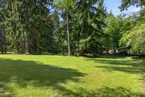 Exterior - 1320 Warren Ave, Jackson, MI 49203 photo 6 of 21