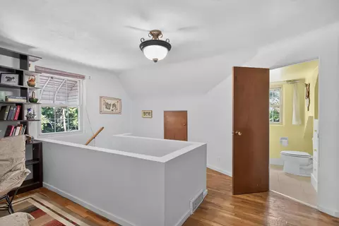 Entry Way - 1320 Warren Ave, Jackson, MI 49203 photo 6 of 6