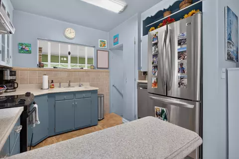 Kitchen - 1320 Warren Ave, Jackson, MI 49203 photo 3 of 3