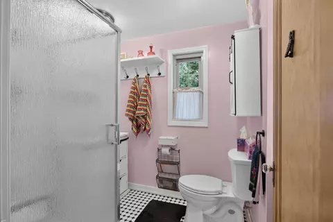 Bath - 1320 Warren Ave, Jackson, MI 49203 photo 1 of 4