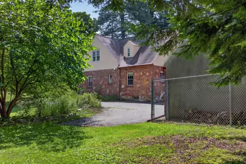 Exterior - 1320 Warren Ave, Jackson, MI 49203 photo 16 of 21