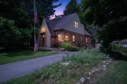 Exterior - 1320 Warren Ave, Jackson, MI 49203 photo 2 of 21