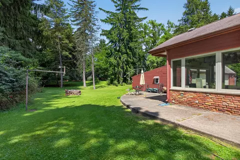 Exterior - 1320 Warren Ave, Jackson, MI 49203 photo 9 of 21