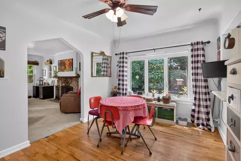 Dining - 1320 Warren Ave, Jackson, MI 49203 photo 2 of 3