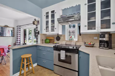 Kitchen - 1320 Warren Ave, Jackson, MI 49203 photo 1 of 3