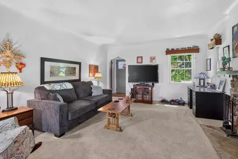 Living - 1320 Warren Ave, Jackson, MI 49203 photo 5 of 5