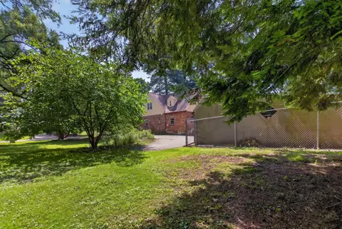 Exterior - 1320 Warren Ave, Jackson, MI 49203 photo 15 of 21