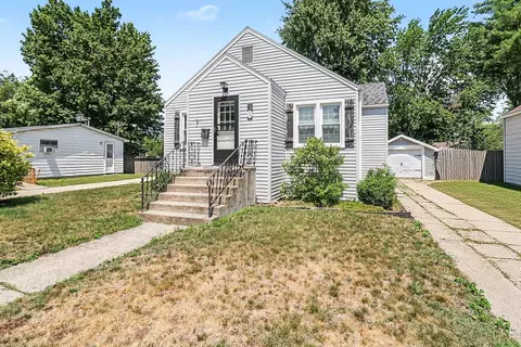 719 Diana St, Ludington, MI 49431