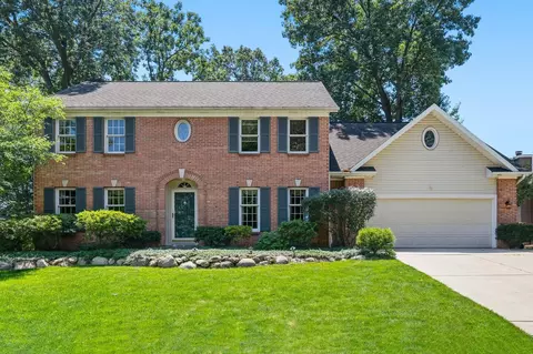 2715 Sleepy Hollow Dr, Portage, MI 49024