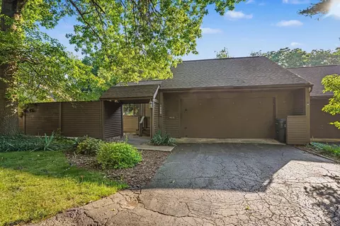 1008 Cohasset Ln, Kalamazoo, MI 49008