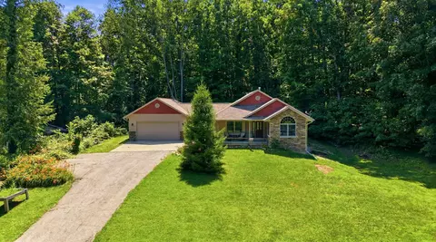 1938 Lincoln Rd, Allegan, MI 49010