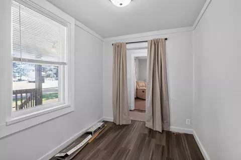 Entry Way - 105 Avondale Ave, Jackson, MI 49203 photo 1 of 2