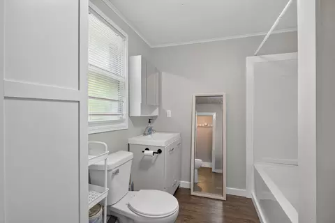 Bath - 105 Avondale Ave, Jackson, MI 49203 photo 1 of 2