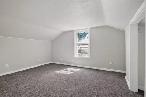 Bedroom - 105 Avondale Ave, Jackson, MI 49203 photo 3 of 3