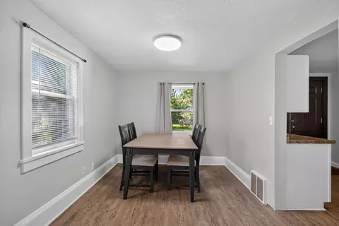 Dining - 105 Avondale Ave, Jackson, MI 49203 photo 1 of 2