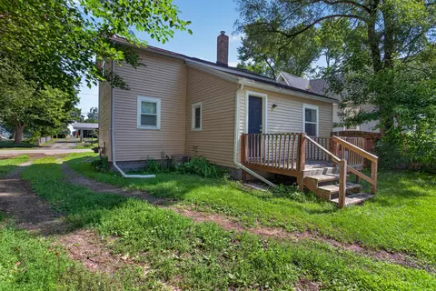 Exterior - 105 Avondale Ave, Jackson, MI 49203 photo 4 of 4