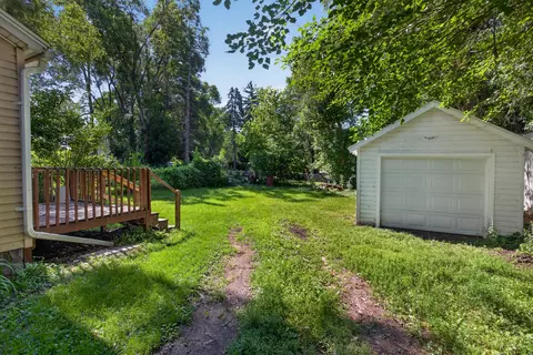 Exterior - 105 Avondale Ave, Jackson, MI 49203 photo 2 of 4