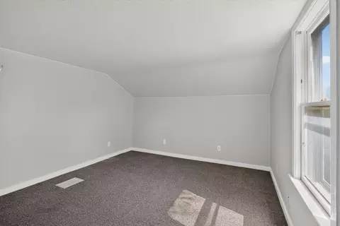 Bedroom - 105 Avondale Ave, Jackson, MI 49203 photo 1 of 3
