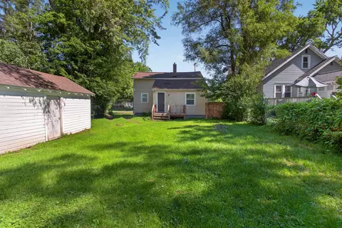 Exterior - 105 Avondale Ave, Jackson, MI 49203 photo 3 of 4