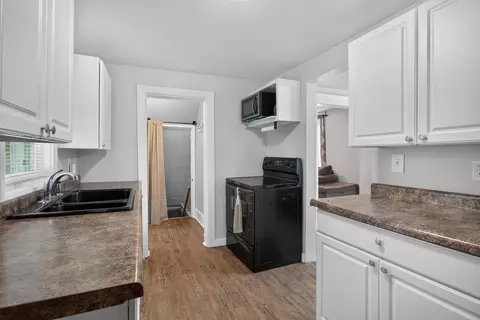Kitchen - 105 Avondale Ave, Jackson, MI 49203 photo 1 of 1