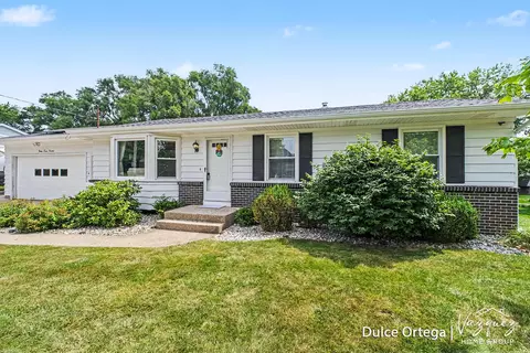 2700 Pohens Ave NW, Grand Rapids, MI 49544