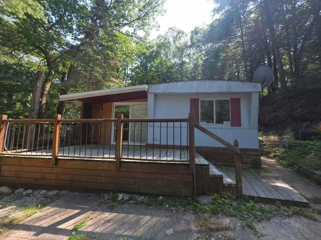 6115 S Lakeshore Dr, Pentwater, MI 49449