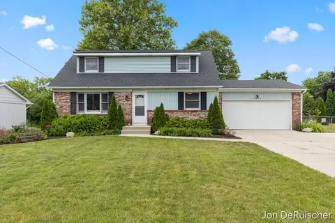 2656 Vassar Dr SE, Grand Rapids, MI 49506