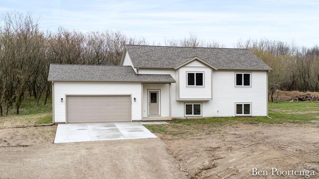 14123 Beardslee St NE, Greenville, MI 48838