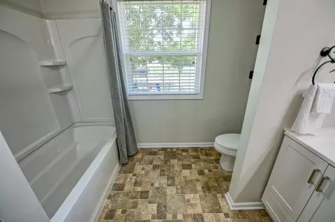 Bath - 398 Lee St, Sunfield, MI 48890 photo 2 of 4