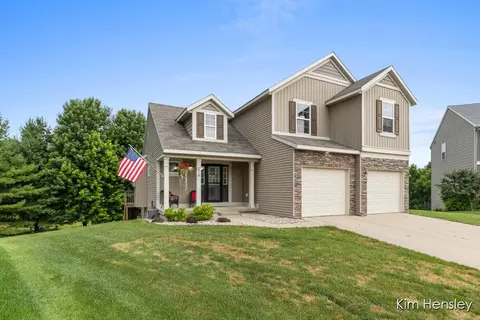 678 Orchard Ct NE, Rockford, MI 49341