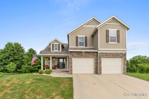 678 Orchard Ct NE, Rockford, MI 49341