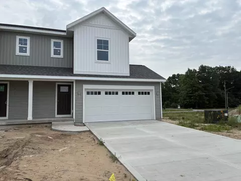 6138 Burgess Dr #5, Spring Lake, MI 49456