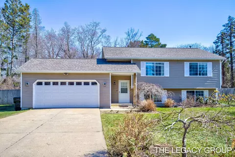 651 S 160th Ave, Holland, MI 49423