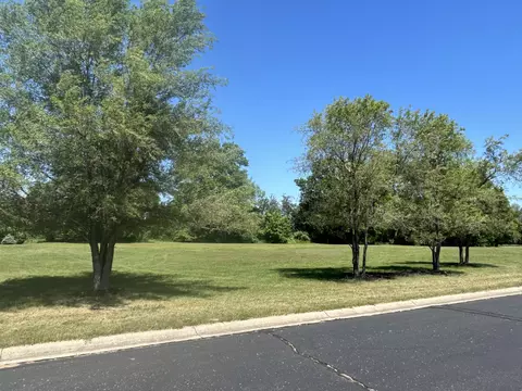8 Coronado Dr, Jackson, MI 49201 photo 2