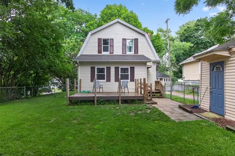 Exterior - 916 Lincoln St, Jackson, MI 49202 photo 10 of 14