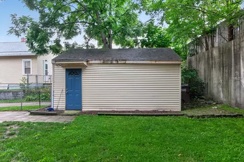 Exterior - 916 Lincoln St, Jackson, MI 49202 photo 14 of 14