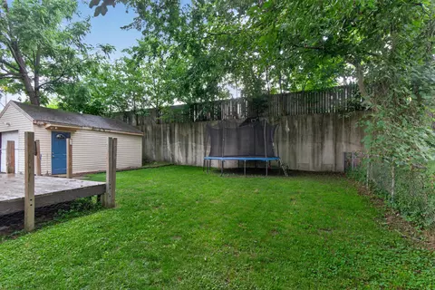 Exterior - 916 Lincoln St, Jackson, MI 49202 photo 13 of 14