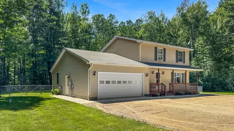 402 Indiana Ave, Cadillac, MI 49601