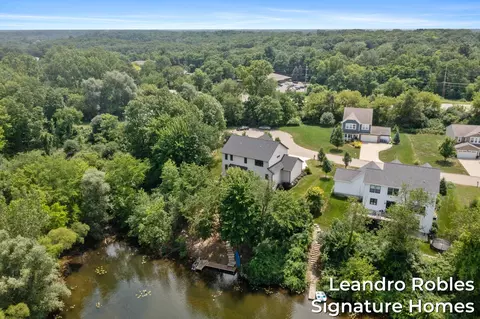 View/Area - 6 Fox Point Ct NE, Ada, MI 49301 photo 2 of 12