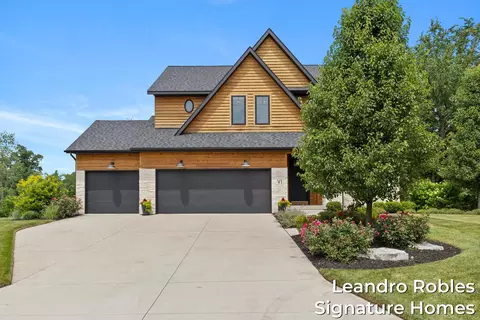 Exterior - 6 Fox Point Ct NE, Ada, MI 49301 photo 8 of 10
