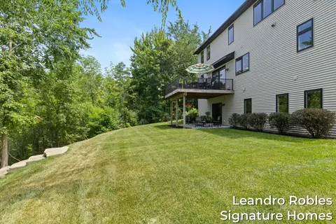 Exterior - 6 Fox Point Ct NE, Ada, MI 49301 photo 6 of 10