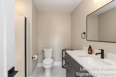 Bath - 6 Fox Point Ct NE, Ada, MI 49301 photo 7 of 10