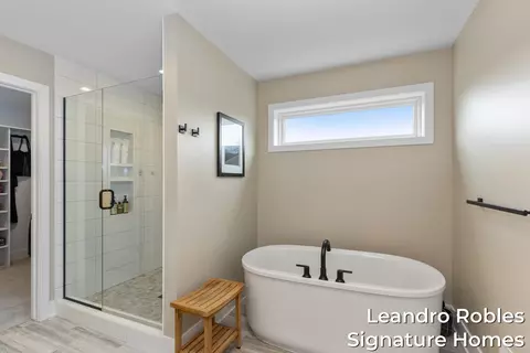Bath - 6 Fox Point Ct NE, Ada, MI 49301 photo 3 of 10