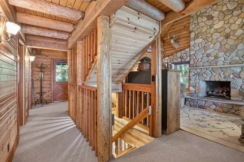 Entry Way - 11241 Almon Pt, Jerome, MI 49249 photo 2 of 3