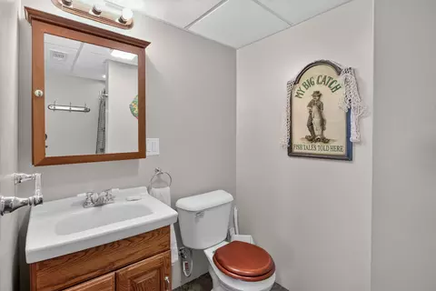 Bath - 11241 Almon Pt, Jerome, MI 49249 photo 3 of 3