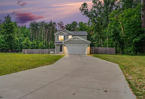 31550 Pine Ridge Cir, Lawton, MI 49065