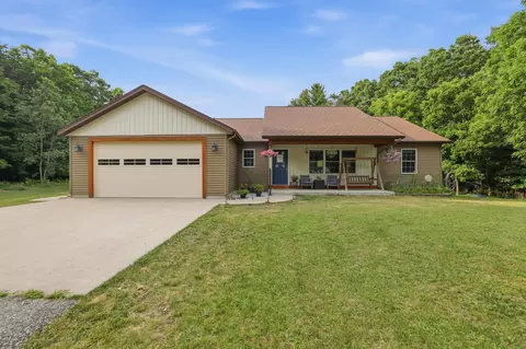 6024 Hancock Rd, Montague, MI 49437